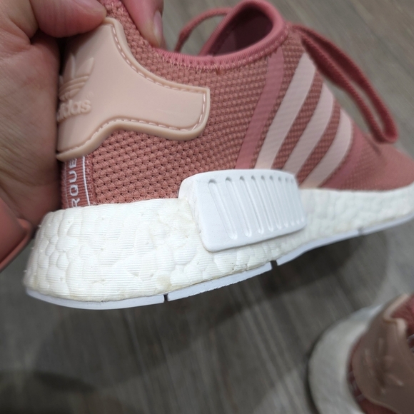 ADIDAS NMD R1 Salmon Raw Pink Sneakers, Lightly Used, Size 6.5 Ladies - Picture 5 of 16